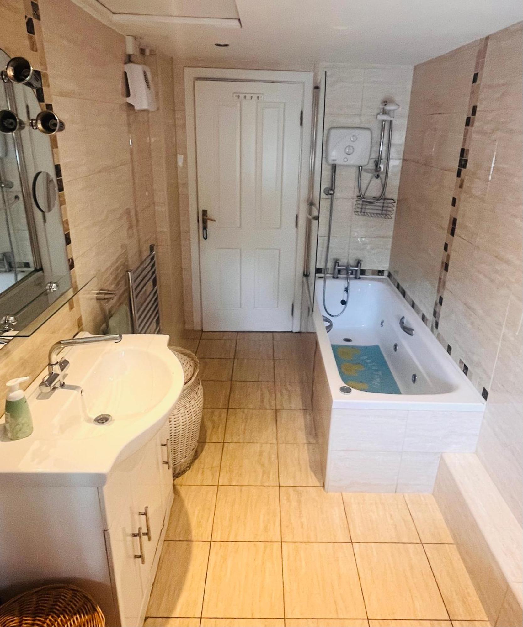 Kingfisher Lodge & Pub Castleconnell Room photo
